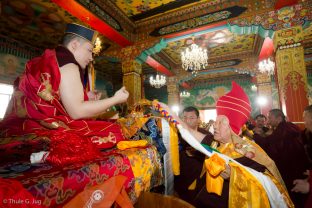 Beru Khyentse Rinpoche makes Long Life Mandala Offerings to Thaye Dorje, His Holiness the 17th Gyalwa Karmapa