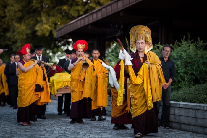 Thaye Dorje, His Holiness the 17th Gyalwa Karmapa, leads the procession as Shamar Rinpoche's kudung leaves Germany. Photo/Tokpa Korlo