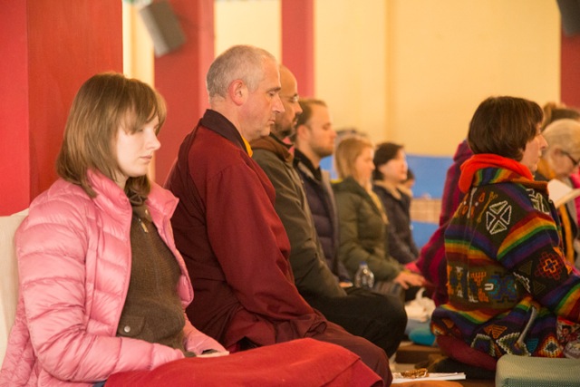Periods of teaching and questions and answers alternate with sessions of intensive meditation practice