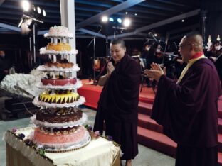 Thaye Dorje, His Holiness the 17th Gyalwa Karmapa, meets with devotees and grants teachings and an empowerment at Karma Kagyu Monastery in Tainan, Taiwan. Photo / Tokpa Korlo