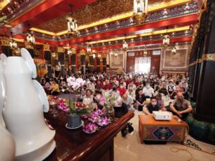 Thaye Dorje, His Holiness the 17th Gyalwa Karmapa, meets with devotees and grants teachings and an empowerment at Karma Kagyu Monastery in Tainan, Taiwan. Photo / Tokpa Korlo