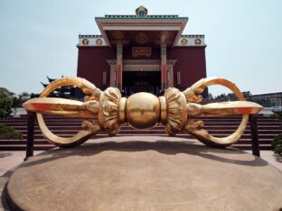 Mahakala empowerment, Rabne ceremony and audiences in Tainan, Taiwan. Photo / Tokpa Korlo