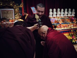 Thaye Dorje, His Holiness the 17th Gyalwa Karmapa, meets with devotees and grants empowerments in Taipei, Taiwan. Photo / Tokpa Korlo