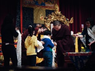 Thaye Dorje, His Holiness the 17th Gyalwa Karmapa, meets with devotees and grants empowerments in Taipei, Taiwan. Photo / Tokpa Korlo