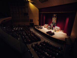 Thaye Dorje, His Holiness the 17th Gyalwa Karmapa, meets with devotees and grants empowerments in Taipei, Taiwan. Photo / Tokpa Korlo