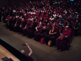 Thaye Dorje, His Holiness the 17th Gyalwa Karmapa, meets with devotees and grants empowerments in Taipei, Taiwan. Photo / Tokpa Korlo