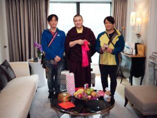 Thaye Dorje, His Holiness the 17th Gyalwa Karmapa, meets with devotees and grants empowerments in Taipei, Taiwan. Photo / Tokpa Korlo