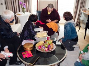 Thaye Dorje, His Holiness the 17th Gyalwa Karmapa, meets with devotees and grants empowerments in Taipei, Taiwan. Photo / Tokpa Korlo