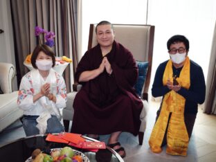 Thaye Dorje, His Holiness the 17th Gyalwa Karmapa, meets with devotees and grants empowerments in Taipei, Taiwan. Photo / Tokpa Korlo