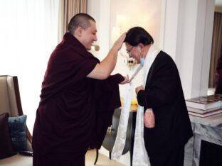 Thaye Dorje, His Holiness the 17th Gyalwa Karmapa, meets with devotees and grants empowerments in Taipei, Taiwan. Photo / Tokpa Korlo