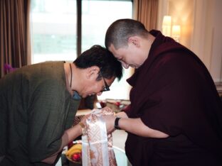 Thaye Dorje, His Holiness the 17th Gyalwa Karmapa, meets with devotees and grants empowerments in Taipei, Taiwan. Photo / Tokpa Korlo