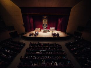 Thaye Dorje, His Holiness the 17th Gyalwa Karmapa, meets with devotees and grants empowerments in Taipei, Taiwan. Photo / Tokpa Korlo