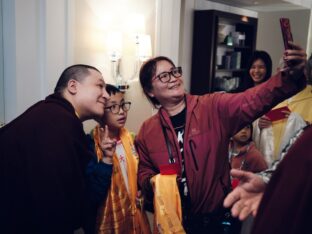 Thaye Dorje, His Holiness the 17th Gyalwa Karmapa, meets with devotees and grants empowerments in Taipei, Taiwan. Photo / Tokpa Korlo