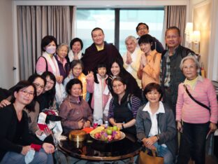 Thaye Dorje, His Holiness the 17th Gyalwa Karmapa, meets with devotees and grants empowerments in Taipei, Taiwan. Photo / Tokpa Korlo