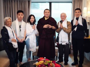 Thaye Dorje, His Holiness the 17th Gyalwa Karmapa, meets with devotees and grants empowerments in Taipei, Taiwan. Photo / Tokpa Korlo