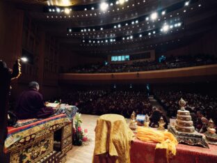 Thaye Dorje, His Holiness the 17th Gyalwa Karmapa, meets with devotees and grants empowerments in Taipei, Taiwan. Photo / Tokpa Korlo