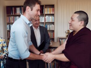 Thaye Dorje, His Holiness the 17th Gyalwa Karmapa, visits Dhagpo Möhra. Photo / Tokpa Korlo