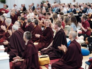 Thaye Dorje, His Holiness the 17th Gyalwa Karmapa, visits Dhagpo Möhra. Photo / Tokpa Korlo