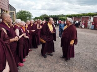 Thaye Dorje, His Holiness the 17th Gyalwa Karmapa, visits Dhagpo Möhra. Photo / Tokpa Korlo