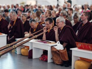 Thaye Dorje, His Holiness the 17th Gyalwa Karmapa, visits Dhagpo Möhra, the Möhra Dharma Village, and Bad Salzungen. Photo / Tokpa Korlo