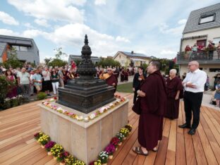 Thaye Dorje, His Holiness the 17th Gyalwa Karmapa, visits Dhagpo Möhra, the Möhra Dharma Village, and Bad Salzungen. Photo / Tokpa Korlo