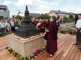 Thaye Dorje, His Holiness the 17th Gyalwa Karmapa, visits Dhagpo Möhra, the Möhra Dharma Village, and Bad Salzungen. Photo / Tokpa Korlo