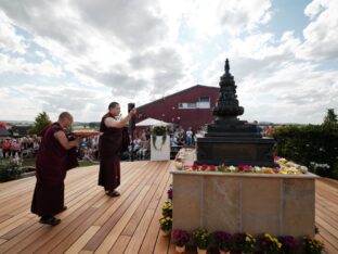 Thaye Dorje, His Holiness the 17th Gyalwa Karmapa, visits Dhagpo Möhra, the Möhra Dharma Village, and Bad Salzungen. Photo / Tokpa Korlo