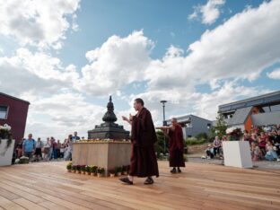 Thaye Dorje, His Holiness the 17th Gyalwa Karmapa, visits Dhagpo Möhra, the Möhra Dharma Village, and Bad Salzungen. Photo / Tokpa Korlo