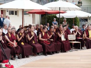 Thaye Dorje, His Holiness the 17th Gyalwa Karmapa, visits Dhagpo Möhra, the Möhra Dharma Village, and Bad Salzungen. Photo / Tokpa Korlo