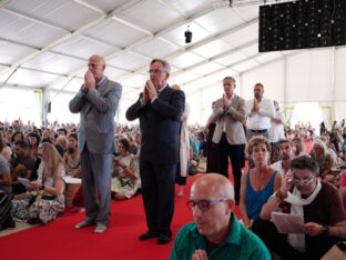 Thaye Dorje, His Holiness the 17th Gyalwa Karmapa, visits Dhagpo Kagyu Ling in France, 2023. Photo: Tokpa Korlo.