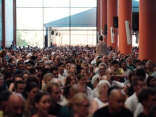 Thaye Dorje, His Holiness the 17th Gyalwa Karmapa, visits Spain, 2023. Photo: Tokpa Korlo.