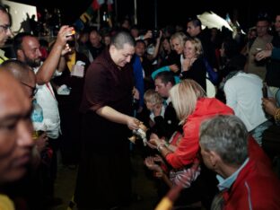 Thaye Dorje, His Holiness the 17th Gyalwa Karmapa, visits Spain, 2023. Photo: Tokpa Korlo.