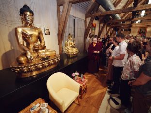 Thaye Dorje, His Holiness the 17th Gyalwa Karmapa, visits the Europe Center. Photo: Tokpa Korlo