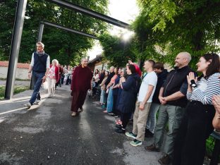Thaye Dorje, His Holiness the 17th Gyalwa Karmapa, visits the Europe Center. Photo: Tokpa Korlo