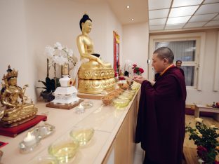 Thaye Dorje, His Holiness the 17th Gyalwa Karmapa, visits Dhagpo Mohra