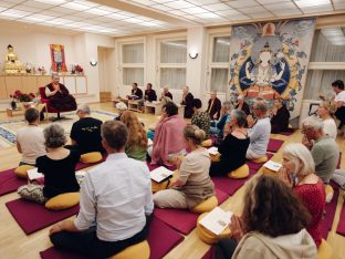Thaye Dorje, His Holiness the 17th Gyalwa Karmapa, visits Dhagpo Mohra