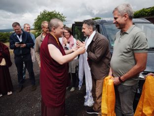 Thaye Dorje, His Holiness the 17th Gyalwa Karmapa, visits Dhagpo Mohra