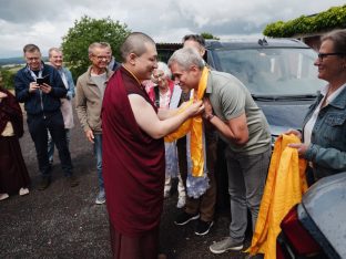 Thaye Dorje, His Holiness the 17th Gyalwa Karmapa, visits Dhagpo Mohra