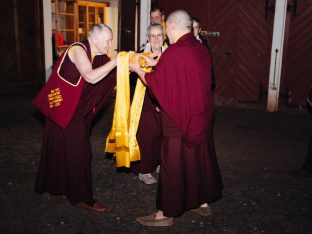 Thaye Dorje, His Holiness the 17th Gyalwa Karmapa, visits Dhagpo Mohra