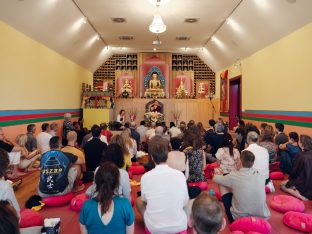 Thaye Dorje, His Holiness the 17th Gyalwa Karmapa, visits Karma Kunga Padkar Ling. Photo: Tokpa Korlo.