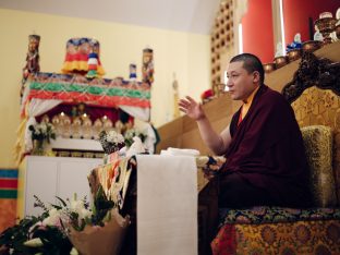 Thaye Dorje, His Holiness the 17th Gyalwa Karmapa, visits Karma Kunga Padkar Ling. Photo: Tokpa Korlo.