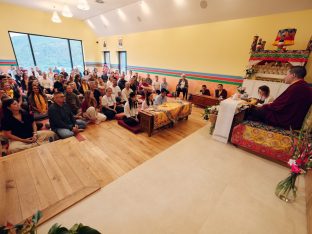 Thaye Dorje, His Holiness the 17th Gyalwa Karmapa, visits Karma Kunga Padkar Ling. Photo: Tokpa Korlo.