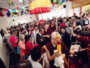 Thaye Dorje, His Holiness the 17th Gyalwa Karmapa, visits Karma Kagyu Buddhist Centre (KKBC) in Singapore, 2025. Photo: Tokpa Korlo.