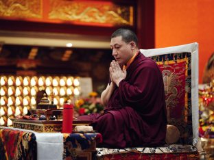 Thaye Dorje, His Holiness the 17th Gyalwa Karmapa, visits Karma Kagyu Buddhist Centre (KKBC) in Singapore, 2025. Photo: Tokpa Korlo.