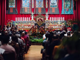 Thaye Dorje, His Holiness the 17th Gyalwa Karmapa, visits Karma Kagyu Buddhist Centre (KKBC) in Singapore, 2025. Photo: Tokpa Korlo.