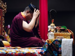 Thaye Dorje, His Holiness the 17th Gyalwa Karmapa, visits Karma Kagyu Buddhist Centre (KKBC) in Singapore, 2025. Photo: Tokpa Korlo.