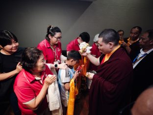 Thaye Dorje, His Holiness the 17th Gyalwa Karmapa, visits Karma Kagyu Buddhist Centre (KKBC) in Singapore, 2025. Photo: Tokpa Korlo.