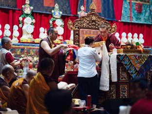 Thaye Dorje, His Holiness the 17th Gyalwa Karmapa, visits Karma Kagyu Buddhist Centre (KKBC) in Singapore, 2025. Photo: Tokpa Korlo.