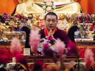 Thaye Dorje, His Holiness the 17th Gyalwa Karmapa, visits Karma Kagyu Buddhist Centre (KKBC) in Singapore, 2025. Photo: Tokpa Korlo.