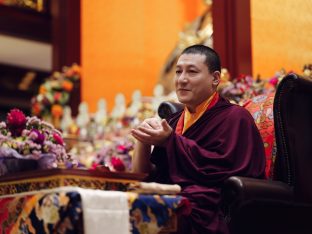 Thaye Dorje, His Holiness the 17th Gyalwa Karmapa, visits Karma Kagyu Buddhist Centre (KKBC) in Singapore, 2025. Photo: Tokpa Korlo.